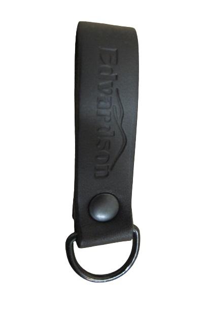 Beltehempe i brunt lær og D-ring i metall